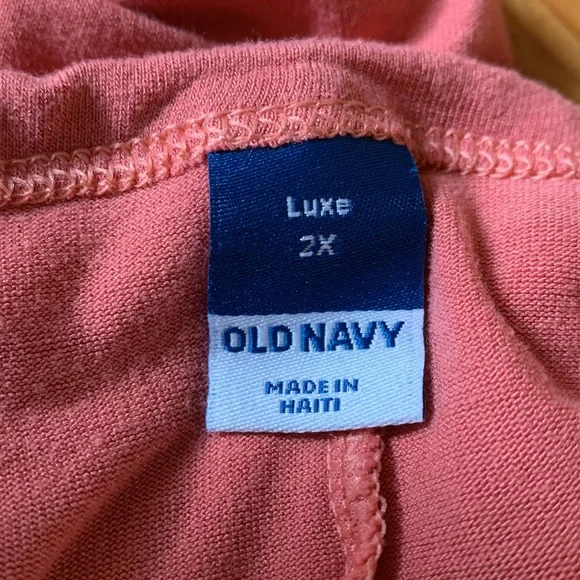 Old Navy Women’s Plus Size Luxe Top - Picture 5 of 6